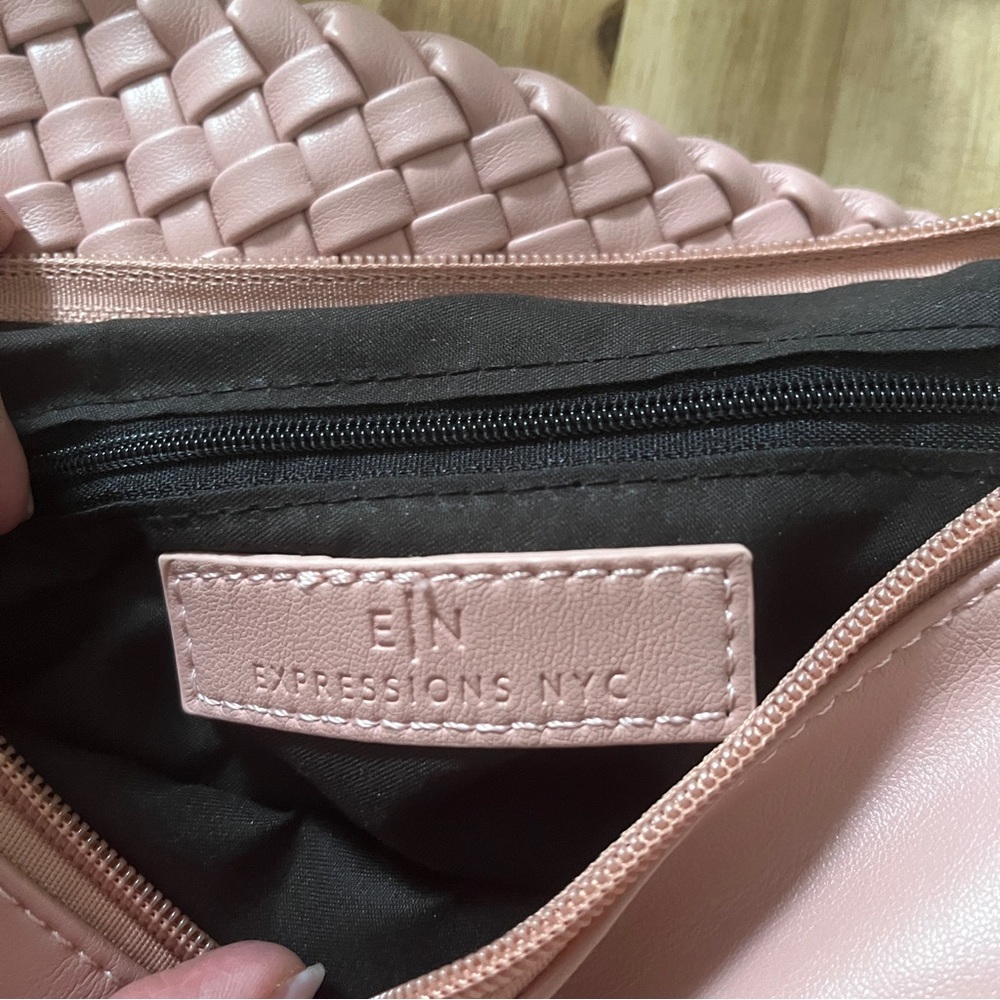 Expressions NYC Blush Pink Woven Bag with case NWOT - Picture 3 of 3